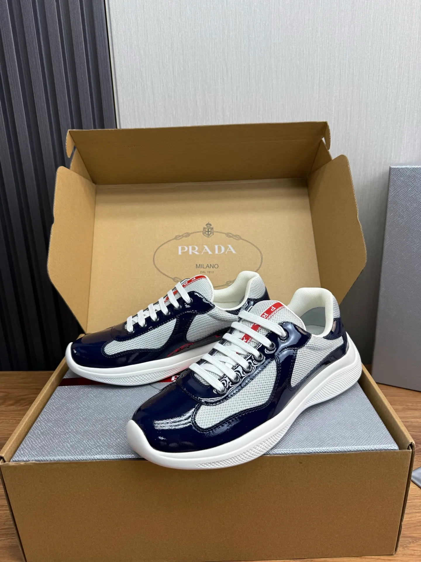 Men's shoes 640💰 [PRADA] Hot selling items🔥Must be recommended every day~~ Official website synchronized, 1:1 high quality shipments✔️ Imported cowhide fabric, rubber material + cowhide lining, original bottom, high-end airplane box packaging🎁 38-45 (38.45 custom-made, non-returnable)